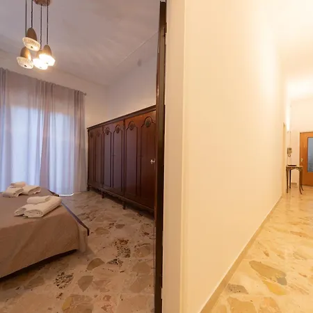 Vintage Sea House Vicino La Del Lungomare 切法卢